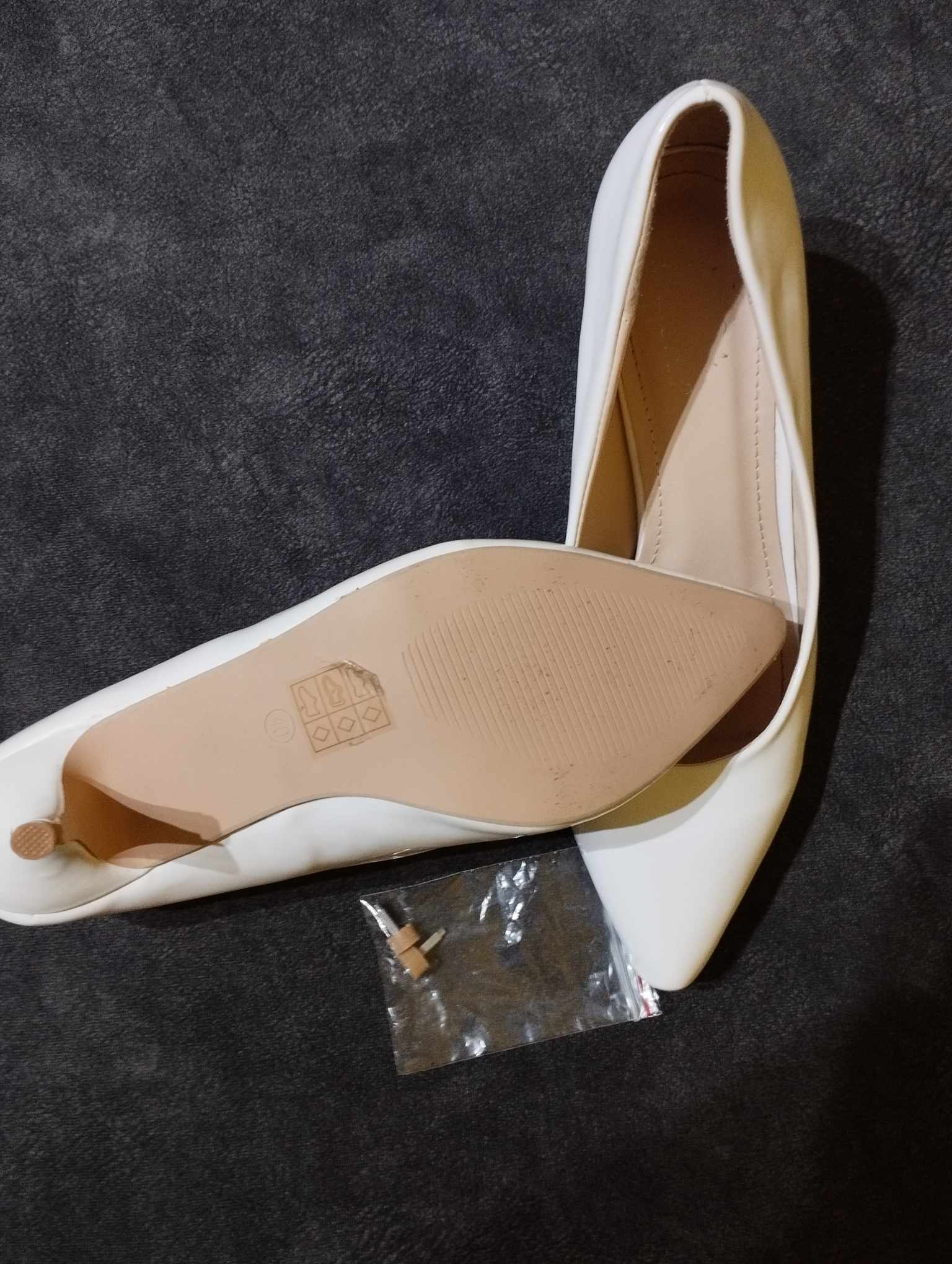 Fehér, magas sarkú női alkalmi cipő, 40-es méret