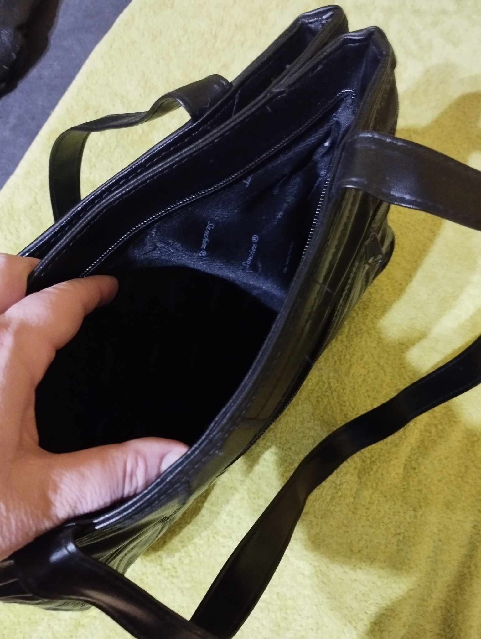 Valódi bőr női válltáska, fekete