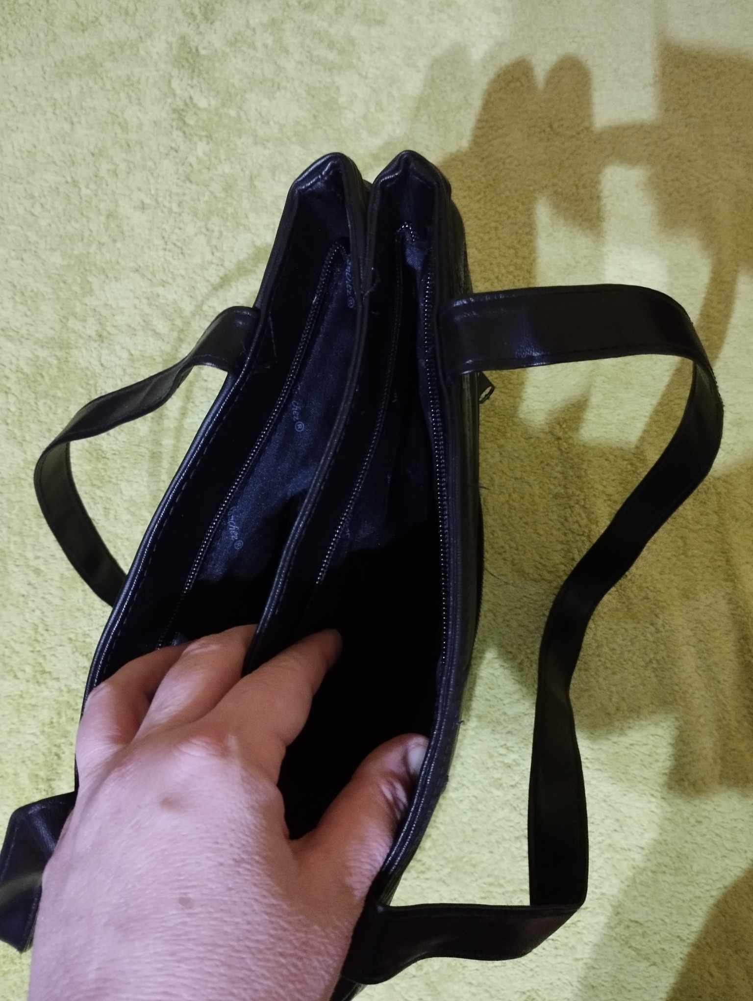 Valódi bőr női válltáska, fekete