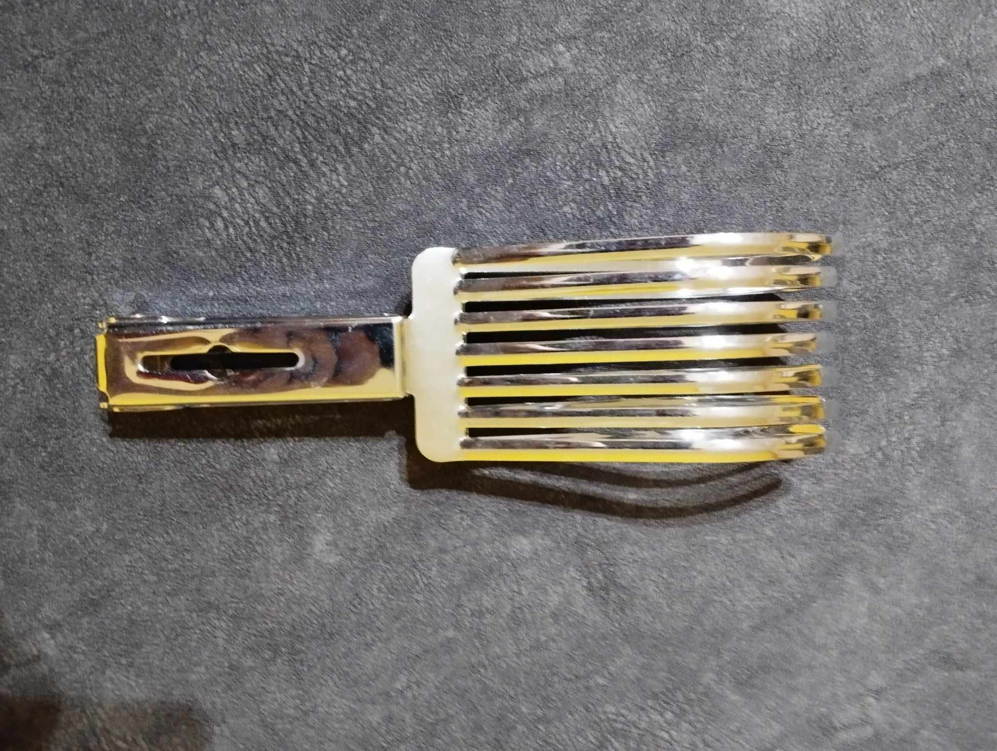 Hússzeletelést segítő villa