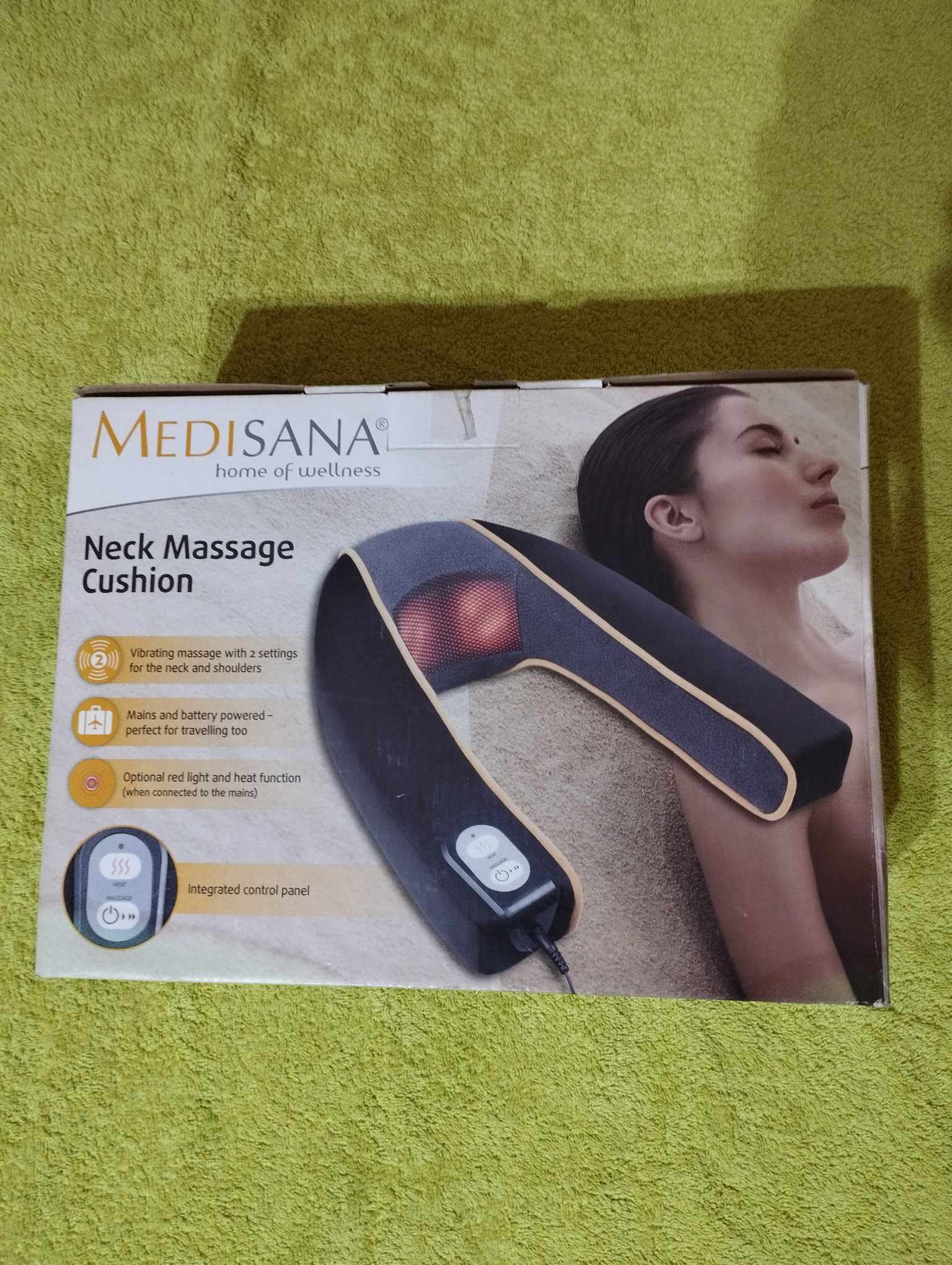 MEDISANA tarkómasszírozó vörös fénnyel és melegítő funkcióval